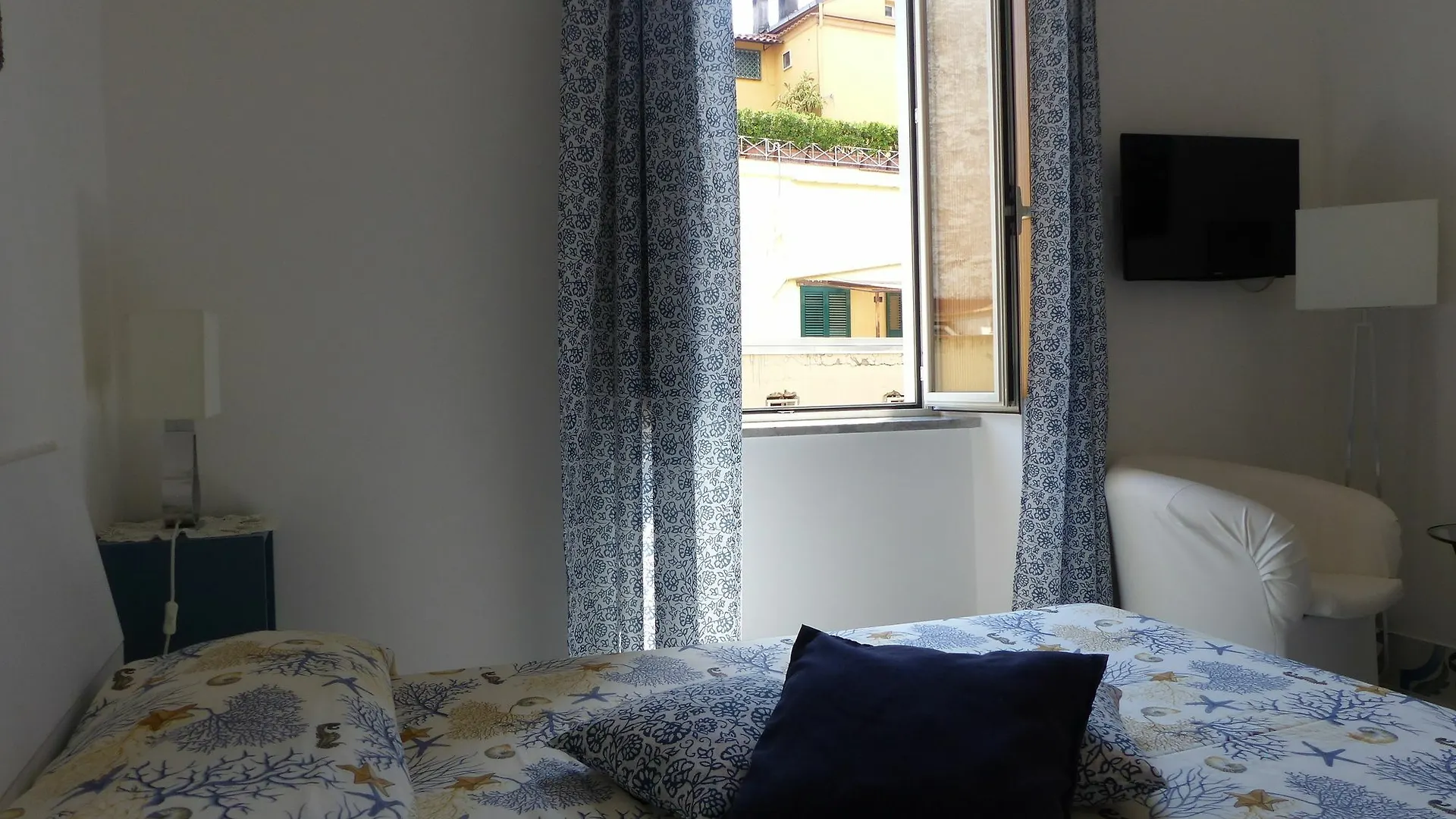 **  Signorisinasce Hotel Naples Italy